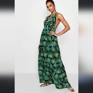 Brand new boohoo Tall plunge halterneck dress size 16 Uk